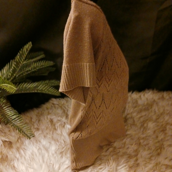 Taupe short sleeve lightweight top - Picture 4 of 8